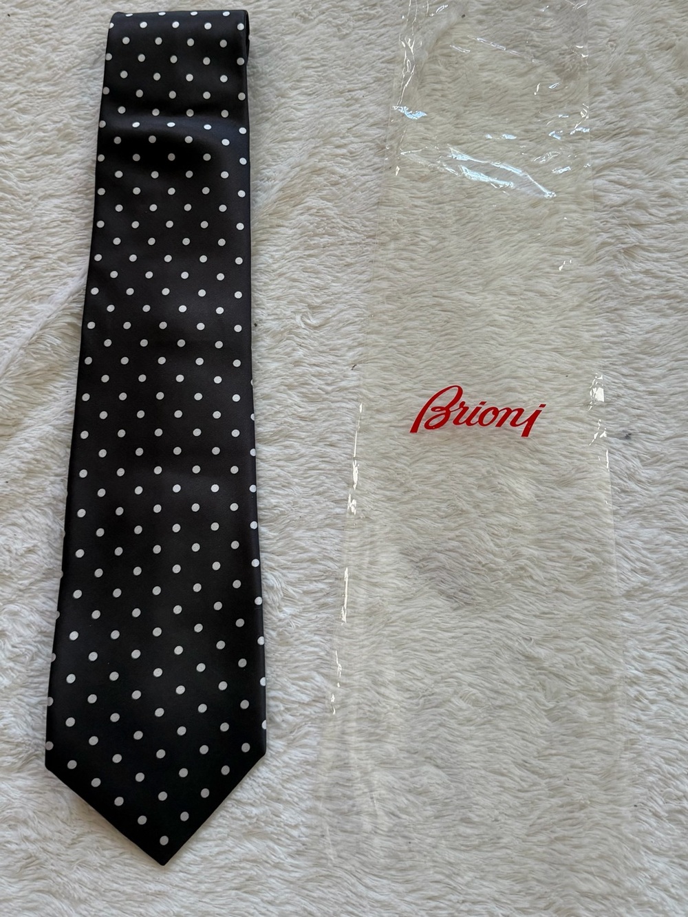 Brioni silk dot tie NWOT